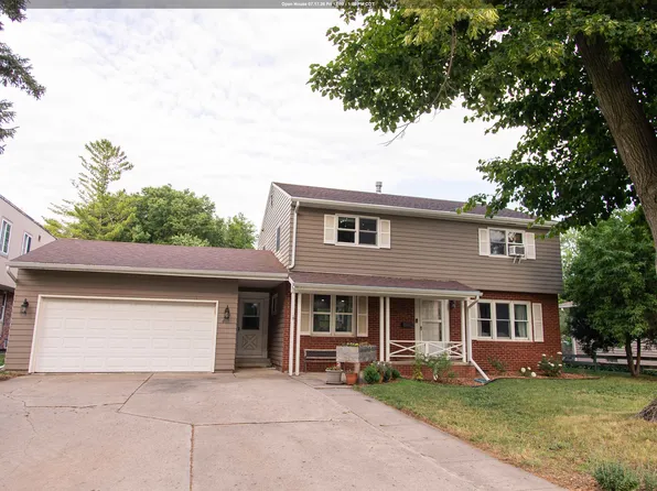 409 N Plum St, Vermillion, SD 57069
