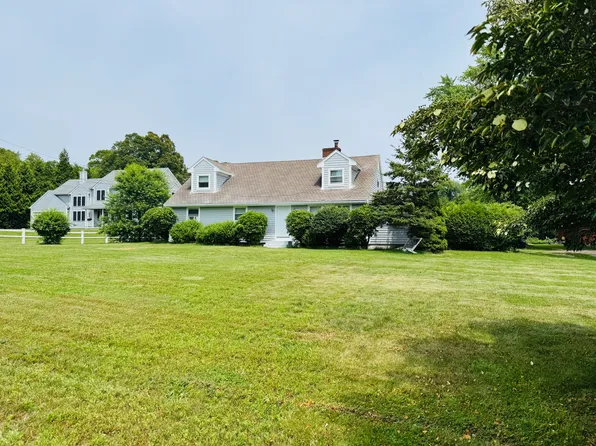 858 Pine Hill Rd #2, Westport, MA 02790