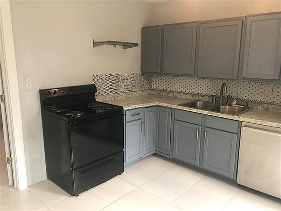 3rd image of 731 Florence St #733
