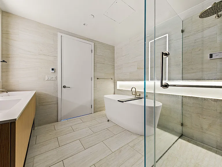 215 W 28th St #12F — Photo 7