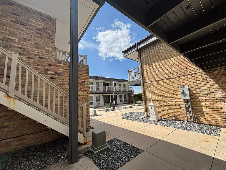 1165 Edgewood Dr — Photo 13