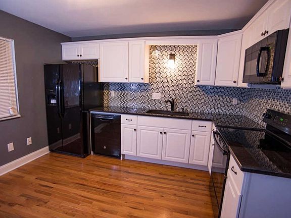 3rd image of 146 Twin Lakes Dr