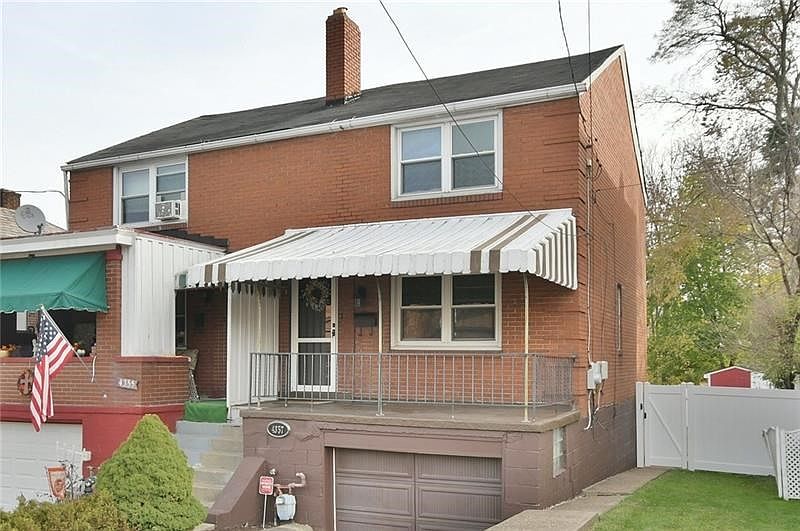 Well maintained brick townhome
