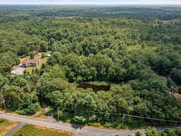 67 Wheeler St, Rehoboth, MA 02769