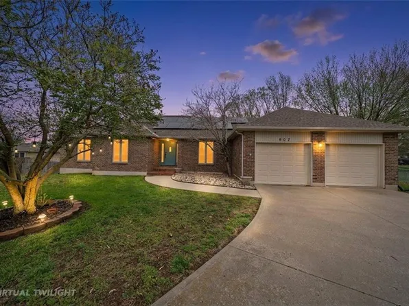 607 Horseshoe Dr, Pleasant Hill, MO 64080
