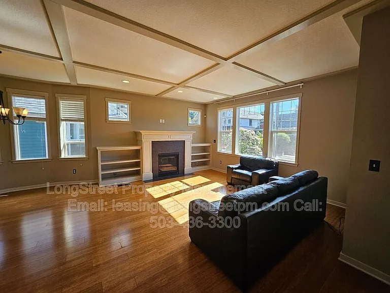 6458 NE 8th Ave — Photo 7