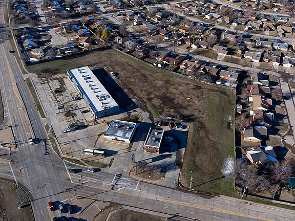 2nd image of 1225 E Vandament Ave #1A
