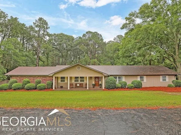 141 Nelson Ave, Lyons, GA 30436