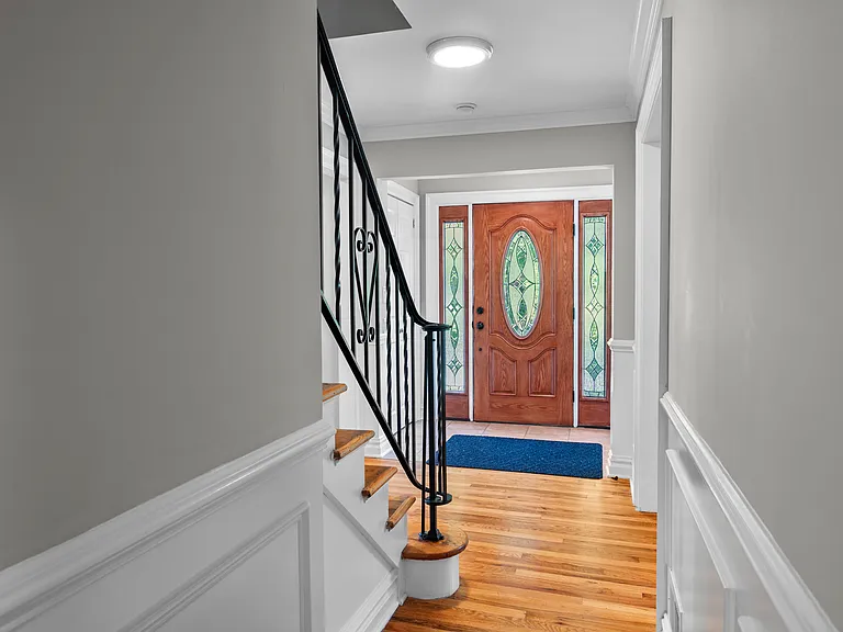 49 N Chatsworth Ave — Photo 4