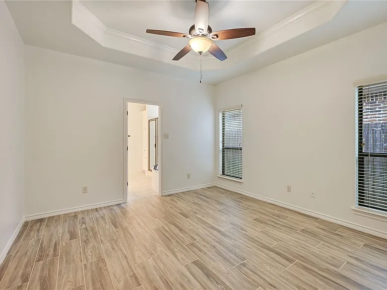4232 Rocky Rhodes Dr — Photo 12