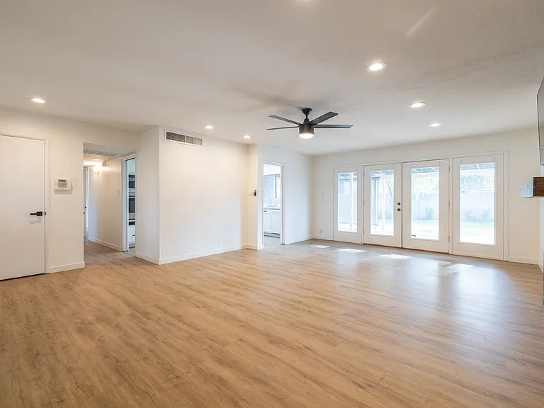 3140 N 6th Ave — Photo 36