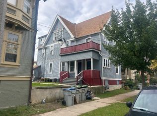 131 E Lloyd St, Milwaukee, WI 53212