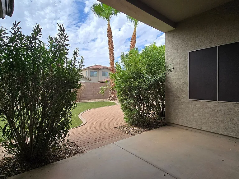 13505 W Catalina Dr — Photo 31