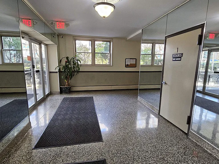 6010 Boulevard E #16 — Photo 4