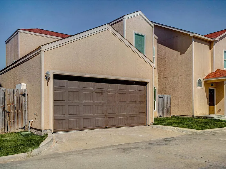 8622 Torcello St — Photo 28