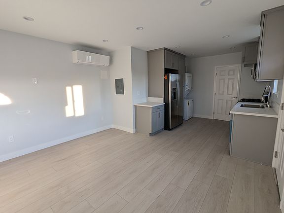 3rd image of 1500 S Glendale Ave APT 9