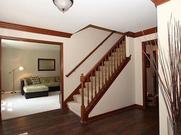 4th image of 208 Shadow Wood Ct