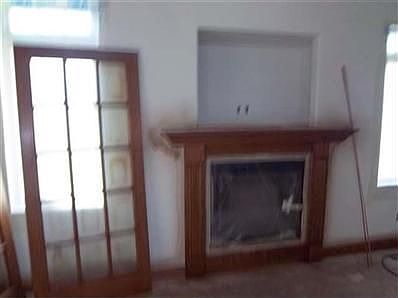 2nd image of 916 W B St