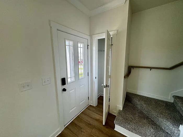 3 bed, 3.0 bath, 1446 sqft, $1,600 — Photo 3