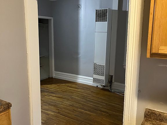 3rd image of 617 Maryland Ave E #3