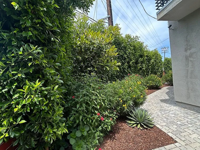 1818 Thurman Ave — Photo 27