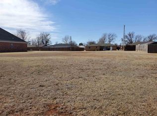 911 Sutter Dr, Fairview, OK 73737