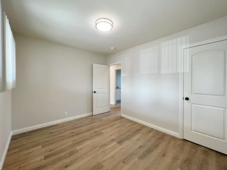 325 N Garfield Ave #I — Photo 15