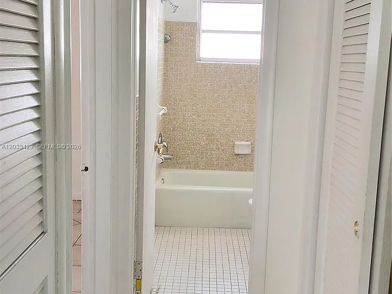 1826 Cleveland St #8 — Photo 5