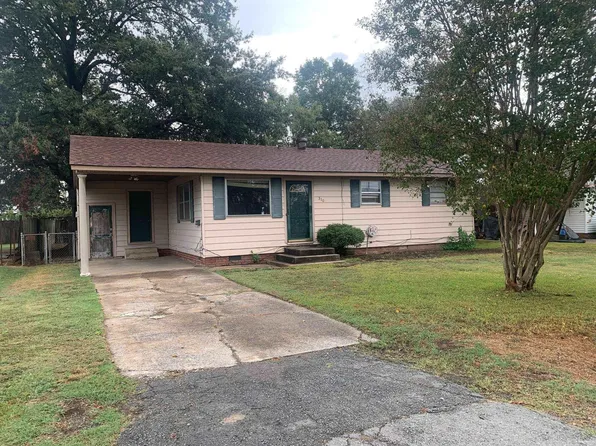 310 W Hastings St, Stuttgart, AR 72160
