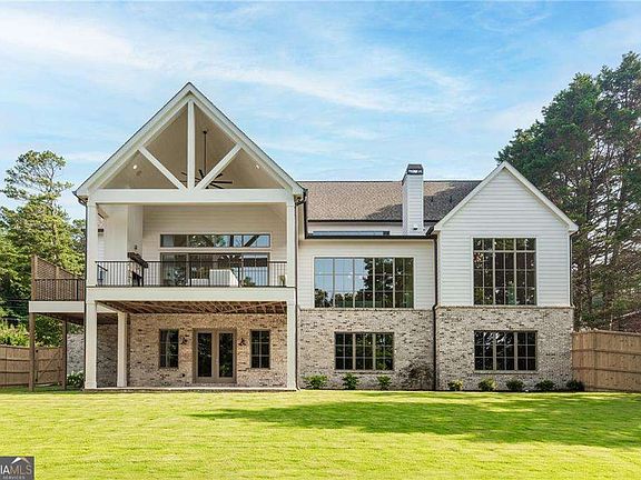 2nd image of 228 Thomas Cir