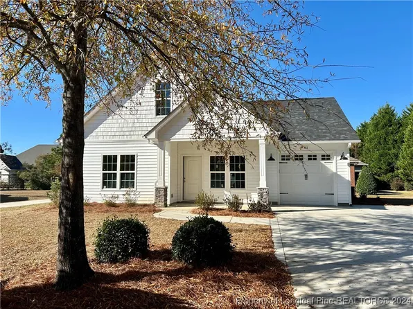 102 Oak Point Cir W, Lumberton, NC 28358