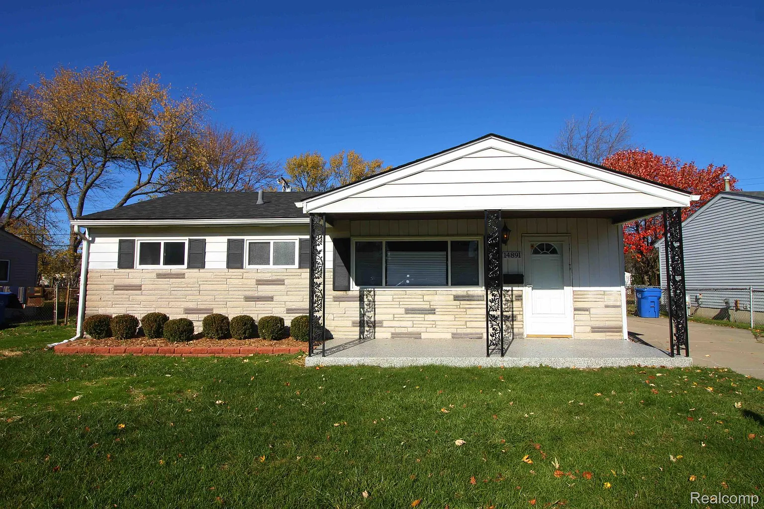 14891 Chesterfield Ave photo 1