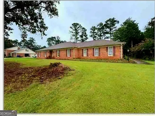 100 Winterthur Ct, Fayetteville, GA 30214