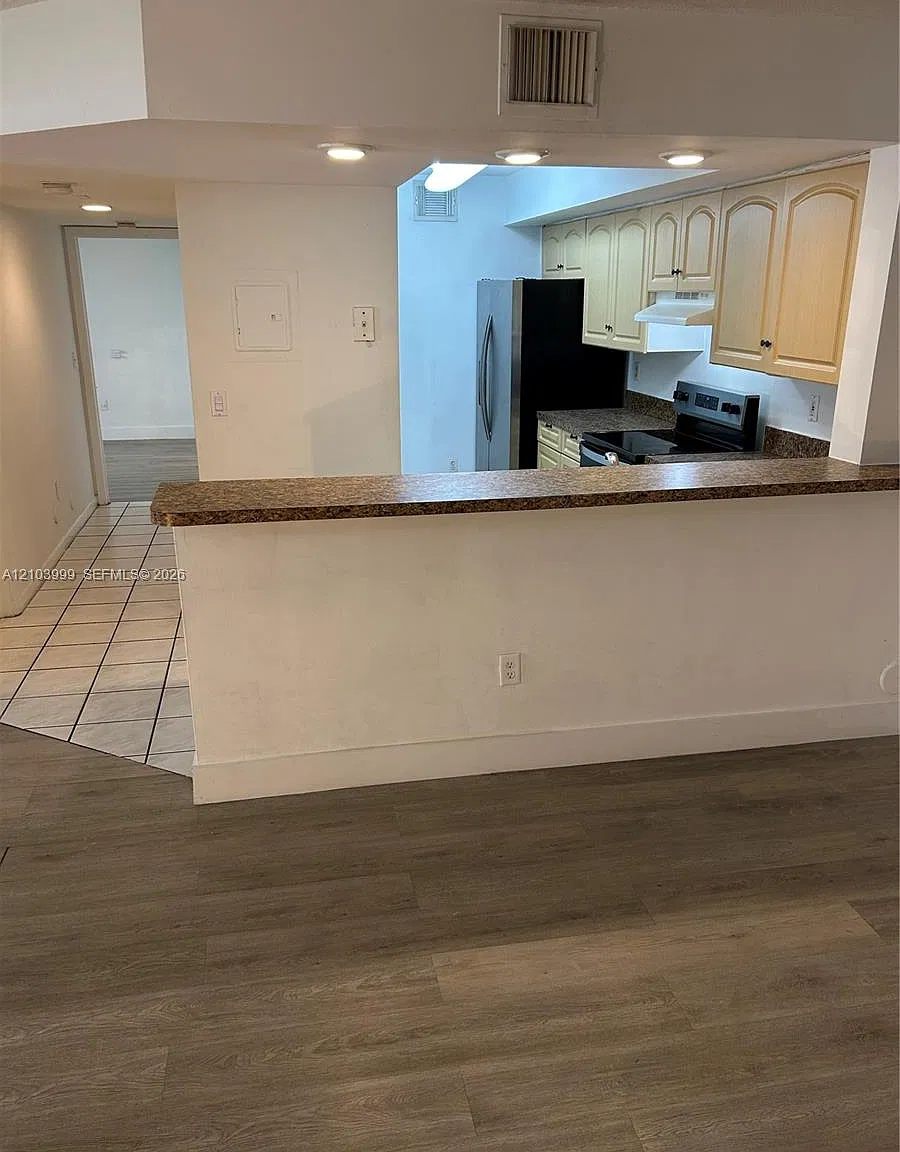 18870 NW 57th Ave — Photo 3