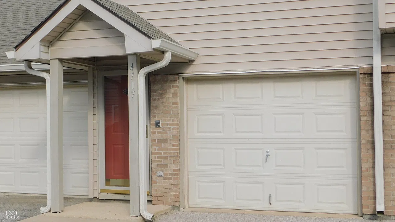 Kelvington Dr, Indianapolis — Photo 1