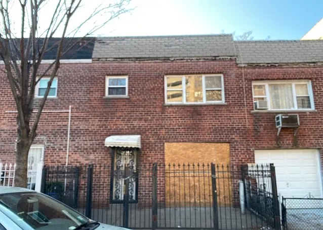 1339 Stratford Ave photo 1