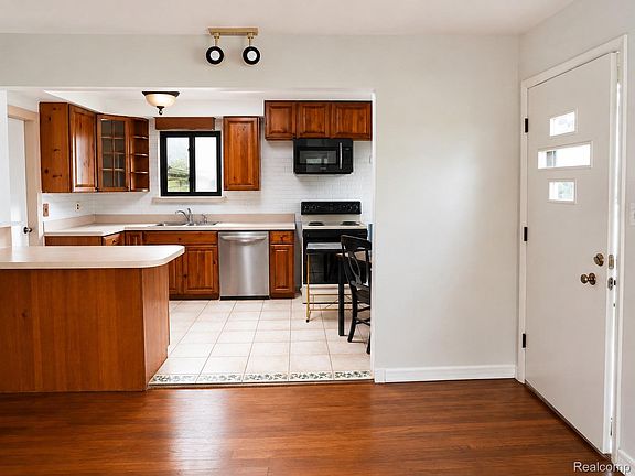 4th image of 2026 N Parent St