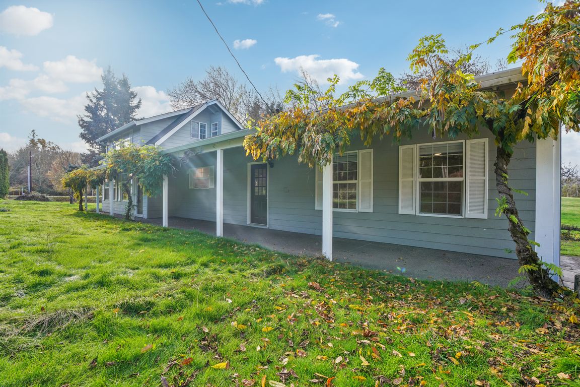 Pioneer St-S2011-001.jpg