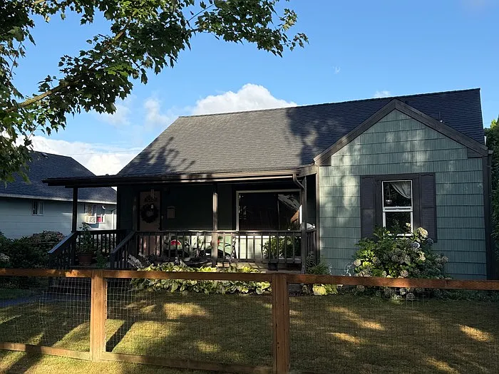 3 bed, 2.0 bath, 1432 sqft, $2,495 — Photo 2