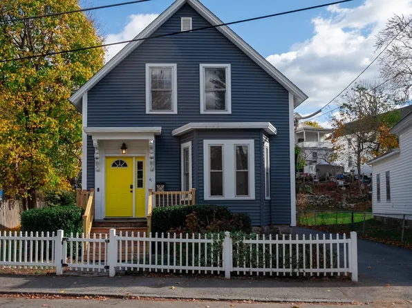 41 Barclay St, Lowell, MA 01851