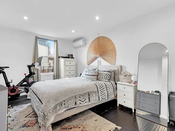 738 Fulton Street image 2 of 6