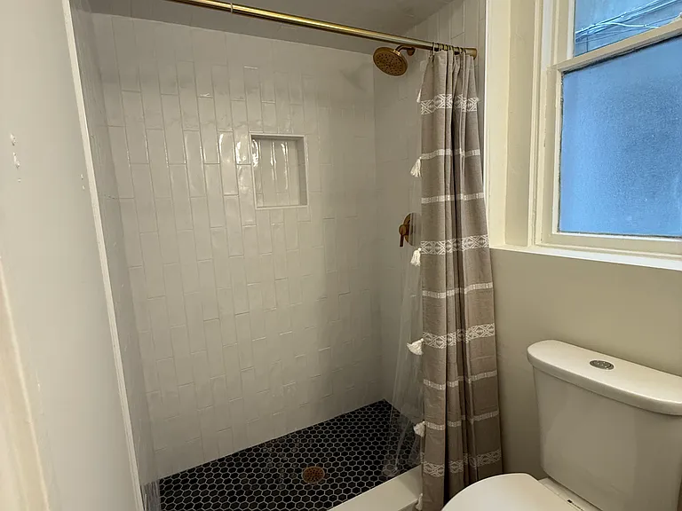 306 E Huntingdon St #1 — Photo 21