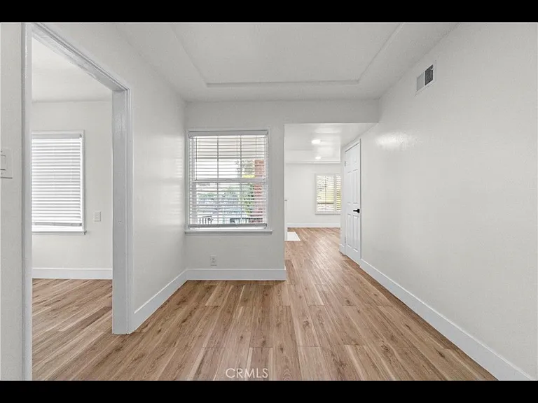 4011 E Elizabeth St — Photo 4