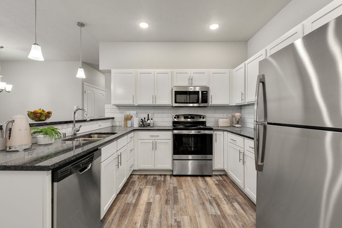 Broadway12 - Apartments for Rent in Spokane Valley