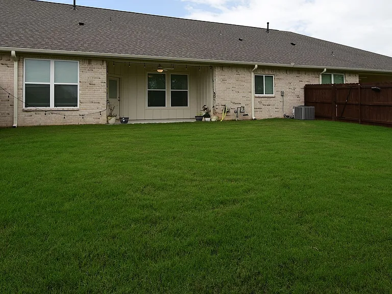 6067 Hamilton Meadows Way — Photo 31