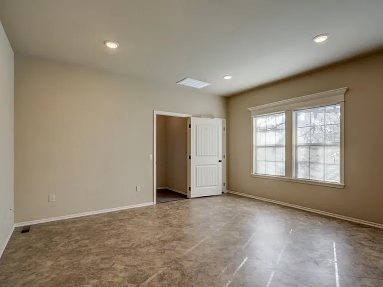 204 W Stonebrook St #204 — Photo 7