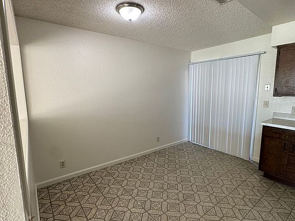 4th image of 2409-2417 S Sallee St