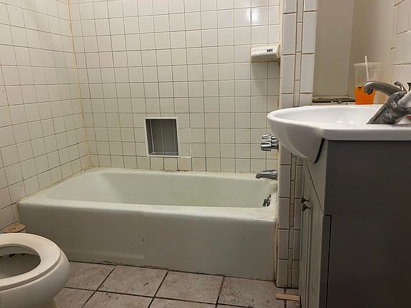 2nd image of 302 McKinney Ave