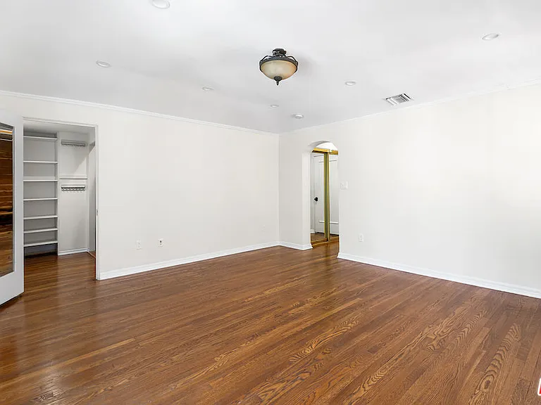 119 N Orange Dr — Photo 21