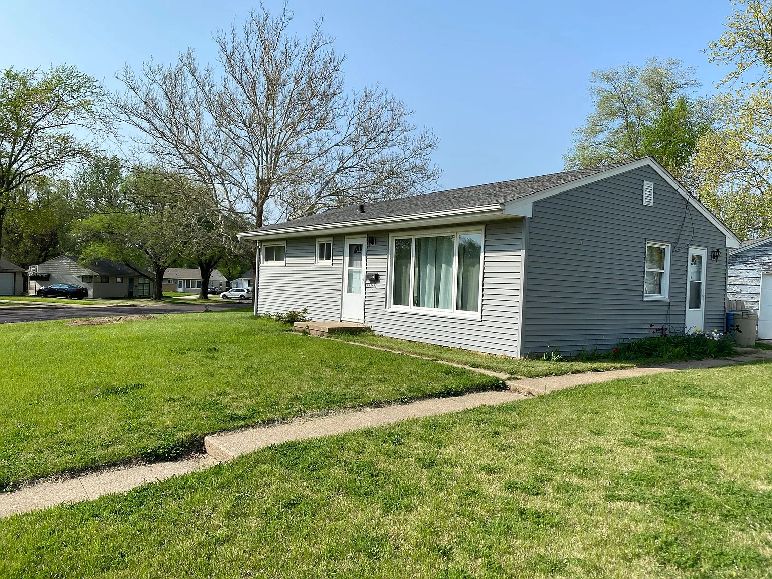 919 W Ridgemont Rd — Photo 3